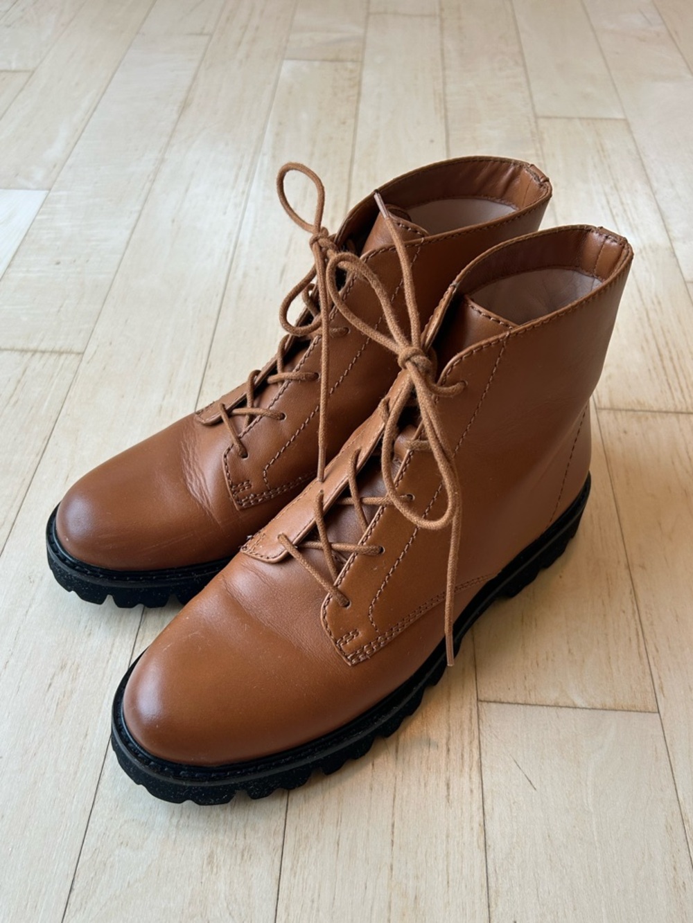J. Crew Women’s Gwen Lug Sole Lace Up Ankle Boots in Polished Leather Size 8
